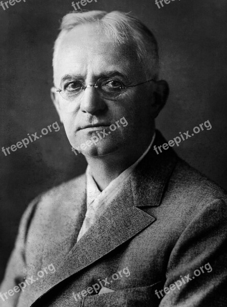 George Eastman Entrepreneur Inventor Founder Eastman Kodak Roll Film Popularized