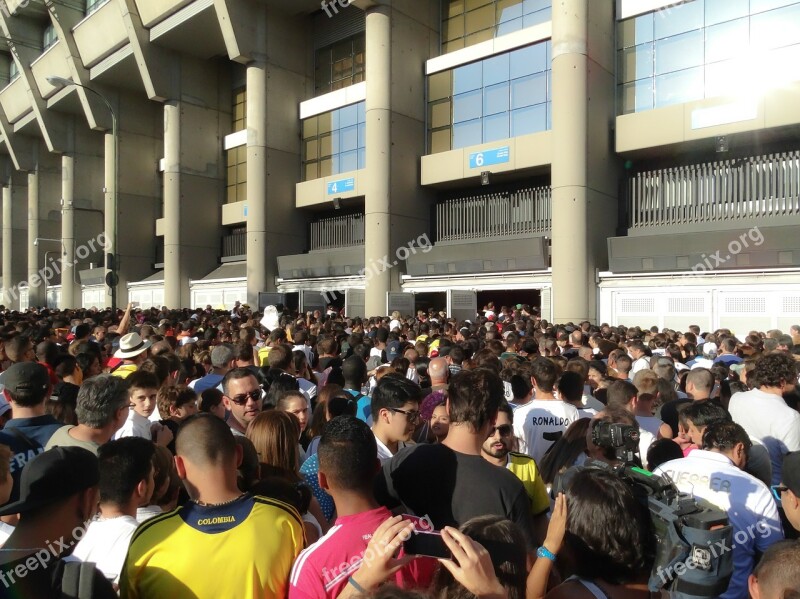 People Stadium Tail Crowd Wait