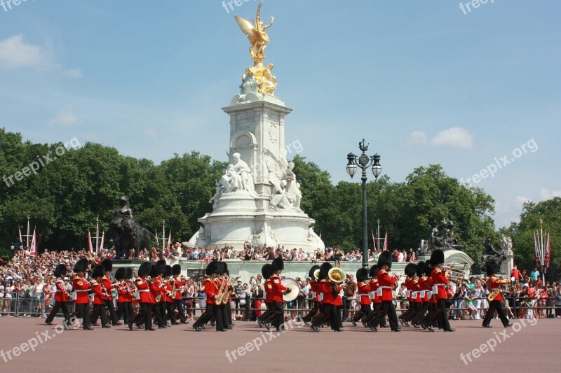 London Parade Crowd Buckingham Palace England