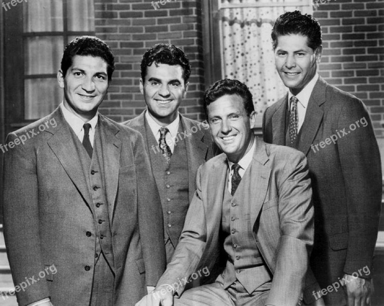 Abel Fernandez Nicholas Georgiade Paul Picerni Robert Stack Actors