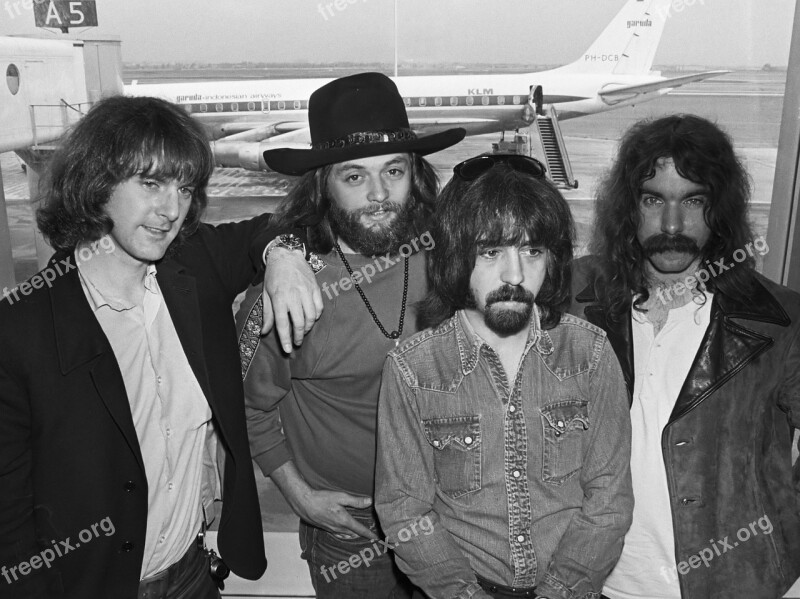 Roger Mcguinn Skip Battin Clarence White Gene Parsons The Byrds