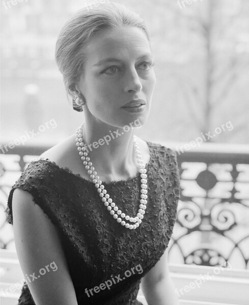 Capucine Actress Fashion Model French Cinema