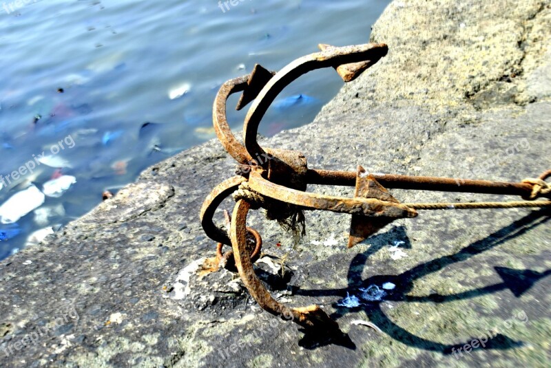 Anchor Anchored Attached Dry Low Tide