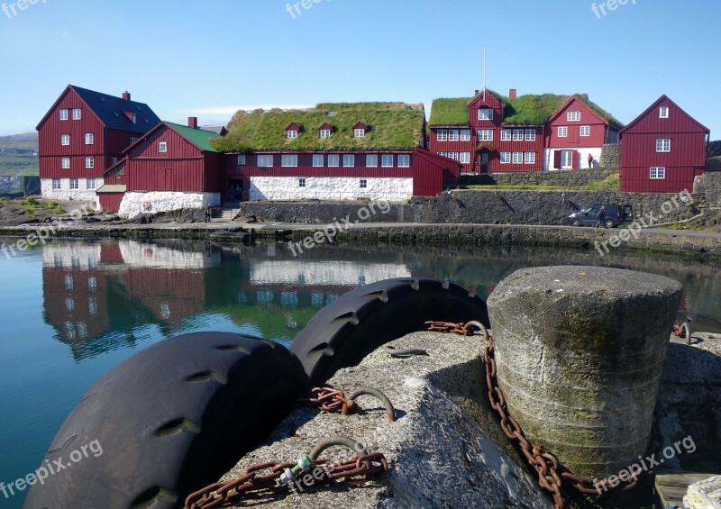 Port Mature Chains Pier Houses