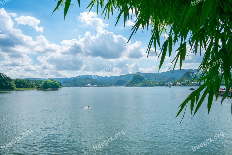 Guizhou Guiyang Qing Town Flowers Lake Lake