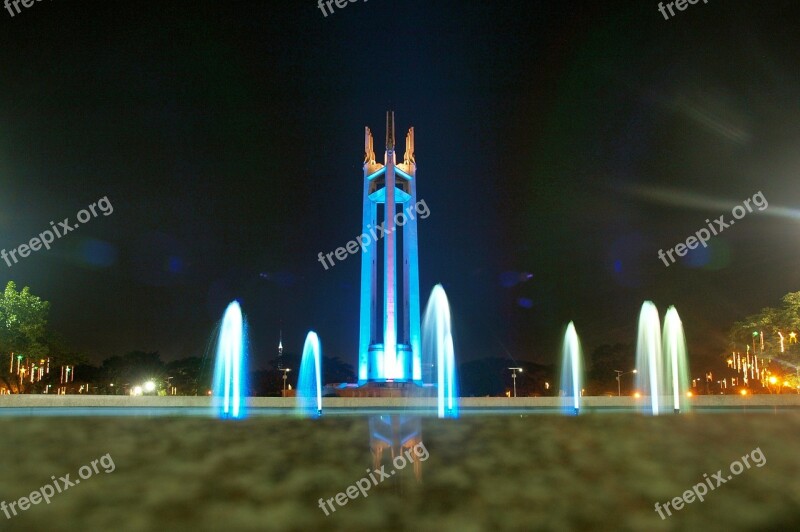 Quezon City Night Philippines Monument Architecture