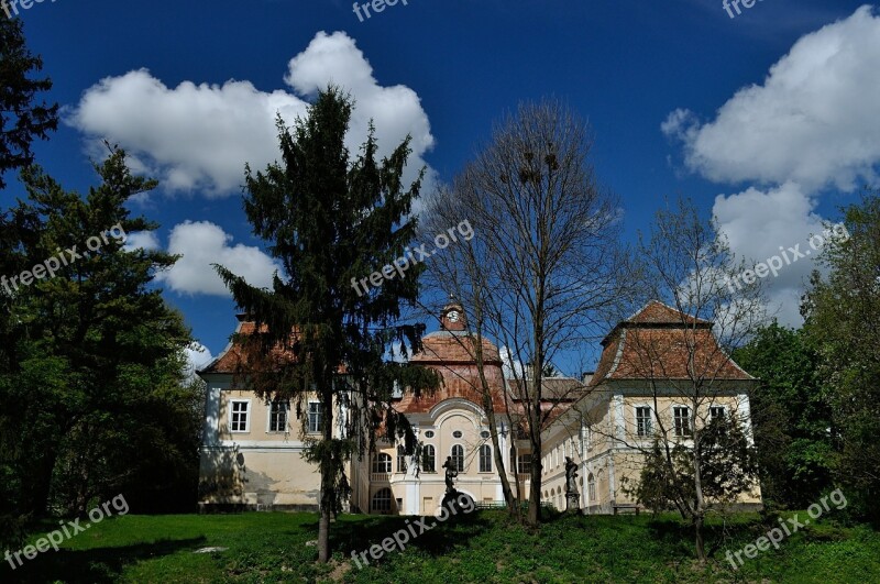 Castle Europe Culture Tree Monument