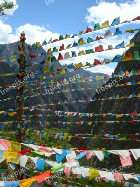 Flags Nepal Yunnan Sacred Temple