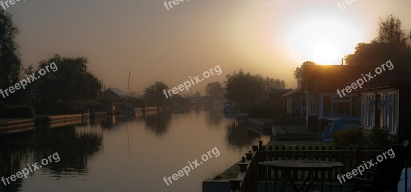 River Atmospheric Boat Norfolk Broads Uk