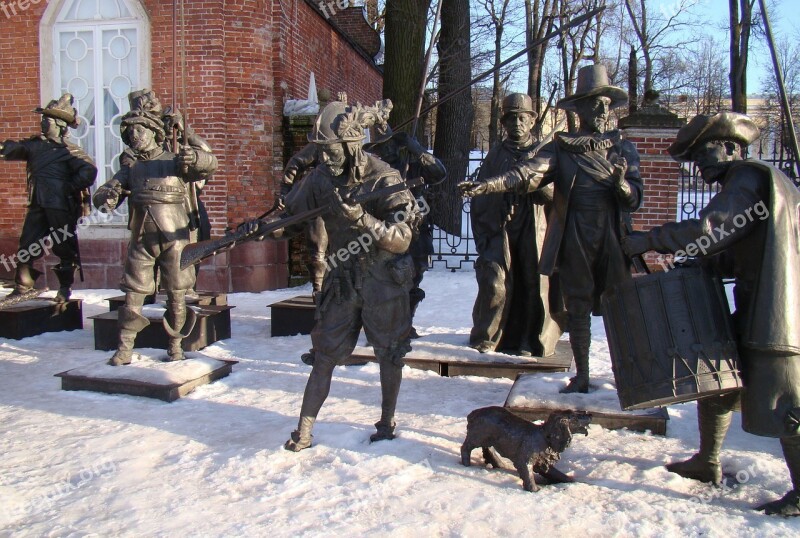 The Palace Ensemble Tsarskoe Selo Russia Sculpture Composition Musketeers