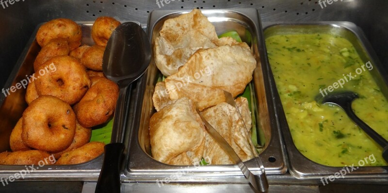 Vada-poori-potato Sago Medu Vada Poori Aloo Curry Snack