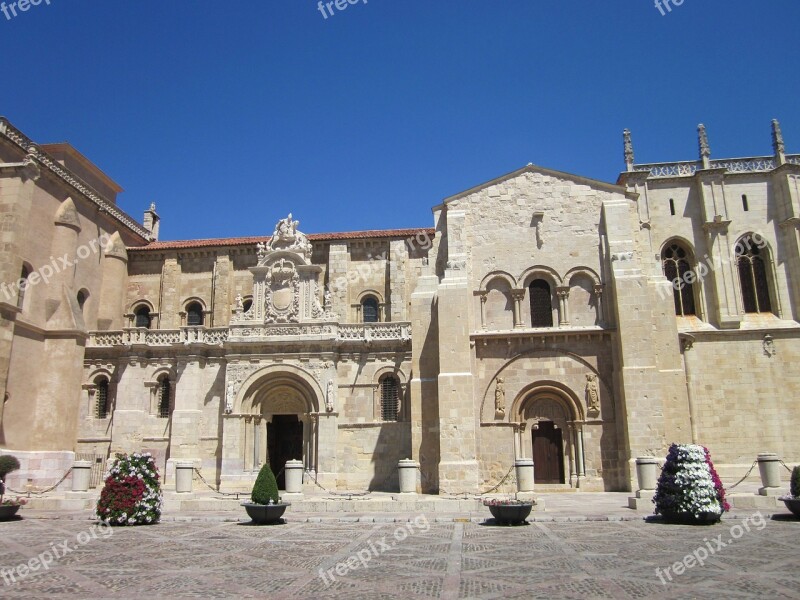 Leon San Isidoro Monument Romanesque Architecture