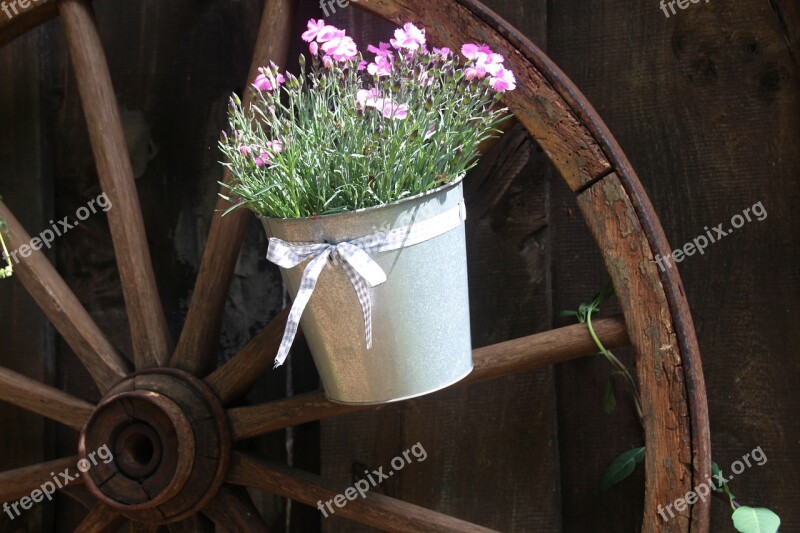 Old Wagon Wheel Wooden Wheel Flower Free Photos