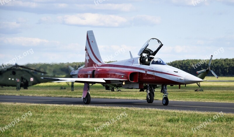 The Plane F-5 F5 Shows Airshow