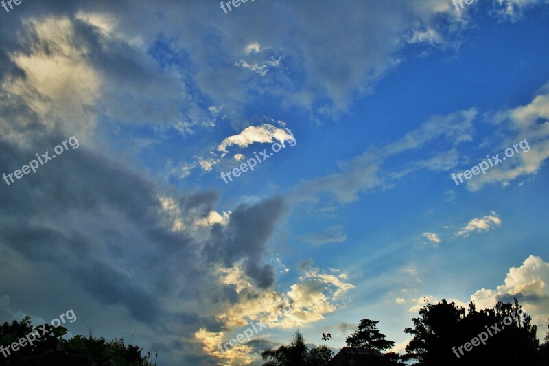 Spreading Cloud Sky Blue Cloud White