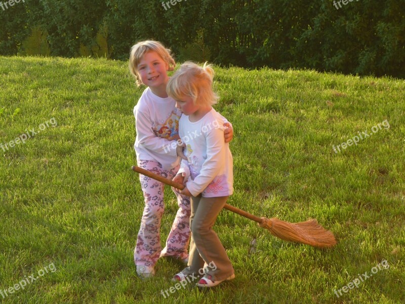 Girl Sisters Children Hexenbesen Play