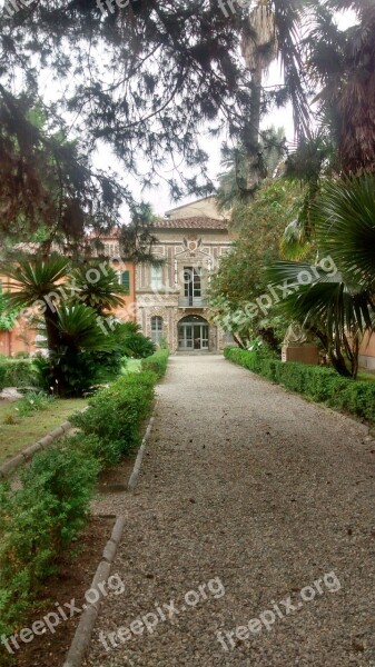 Pisa Orto Botanico Garden Tuscany Green