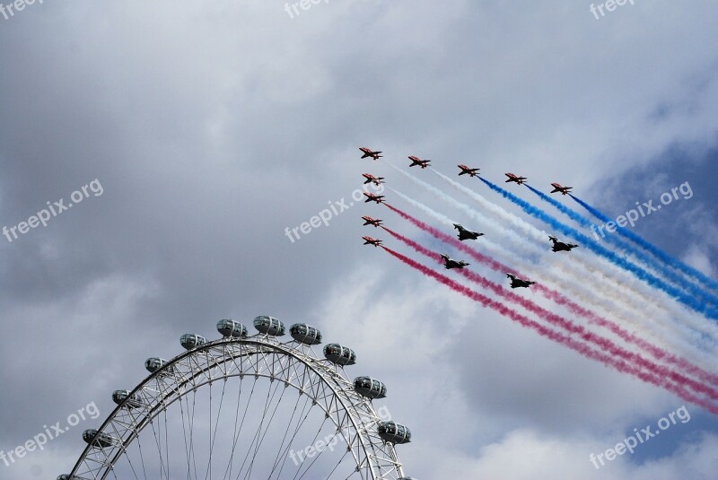 Red Arrows Aerobatics Formation Bae Hawk Trainer London Eye