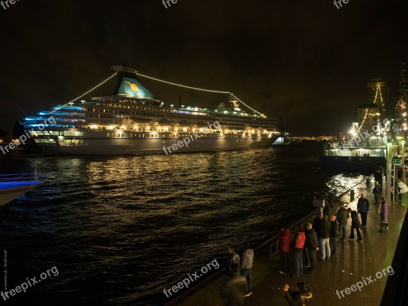 Hamburg Night Hafengeburtstag Cruise Ship Germany