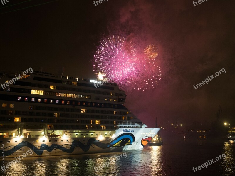 Hamburg Night Hafengeburtstag Cruise Ship Germany