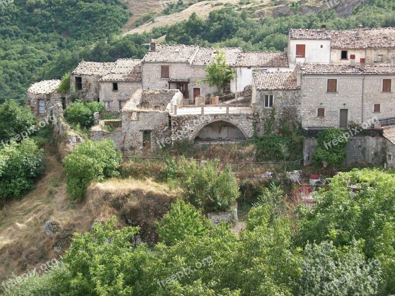 Ruine Village Expired Old Italian