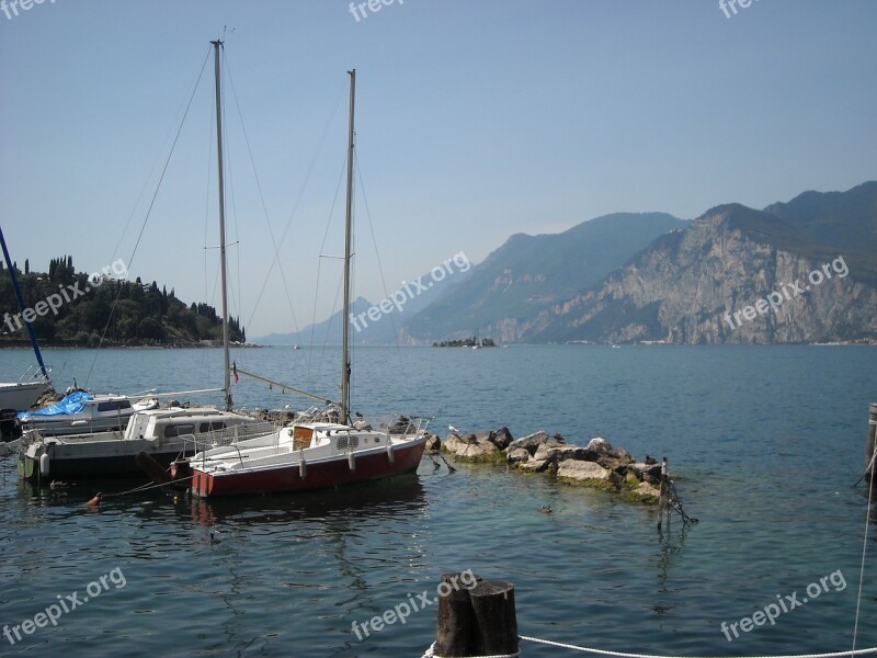 Limone Sul Garda Lakeside Sailing Boats Garda Mountains