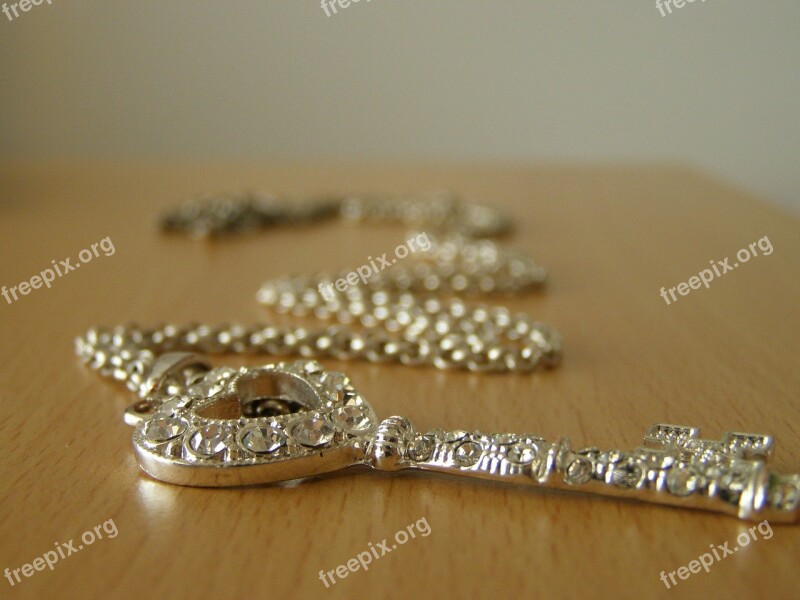 Chain Silver View From Below Heart Key