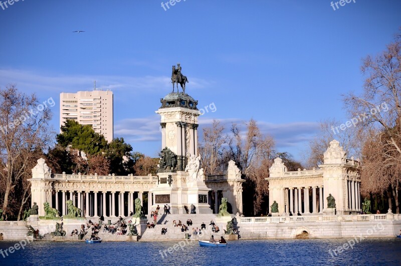 Retirement Park Madrid Pond Monument