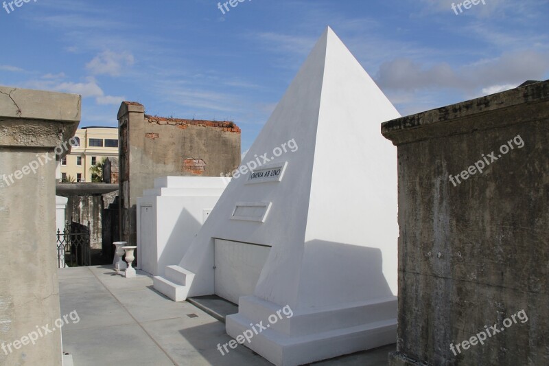 Crypt Burrial Vault Tombs Graves New Orleans