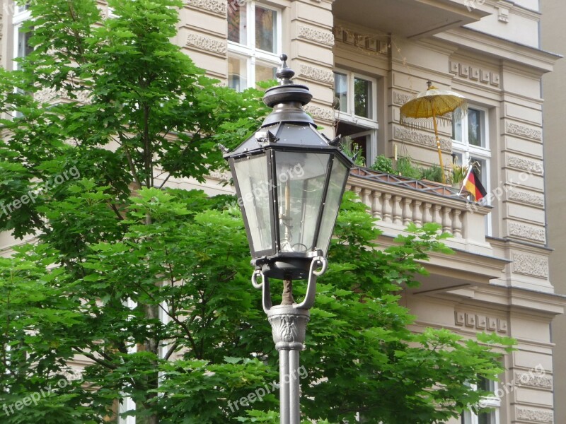 Berlin Capital Gas Lantern Residence Road