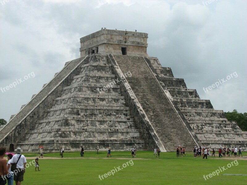 Chichen Itza Pyramid Mexico Aztecs Mayas