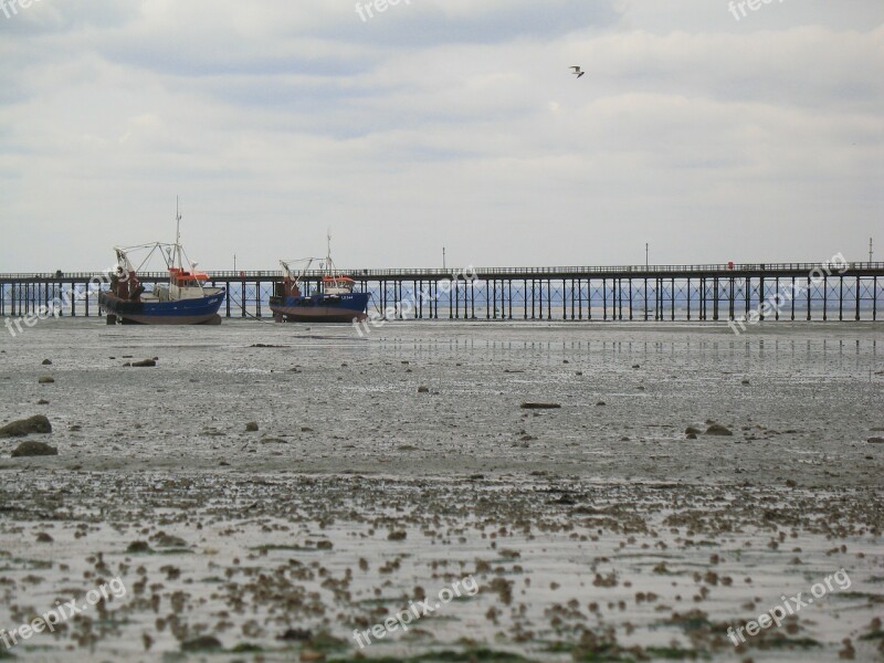 Beach Boat Clouds Southend Free Photos