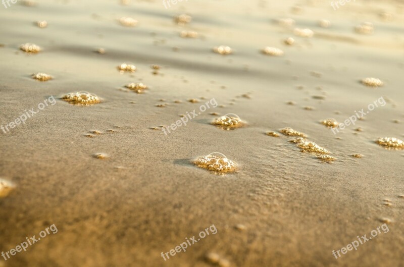 Beach Boiling Bubble Circle Close-up