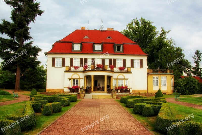 Hotel Verba Building Architecture Grounds Landscaping