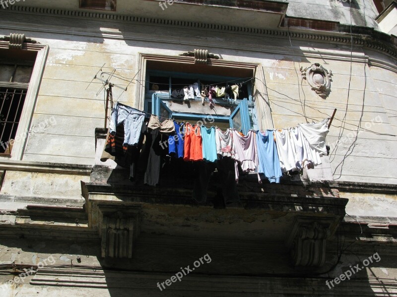 Havana Cuba Building Linen Suspend