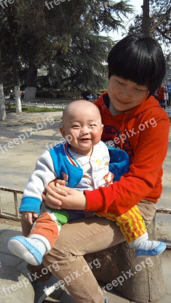 Baby Baby With Mom Laugh Kid Face