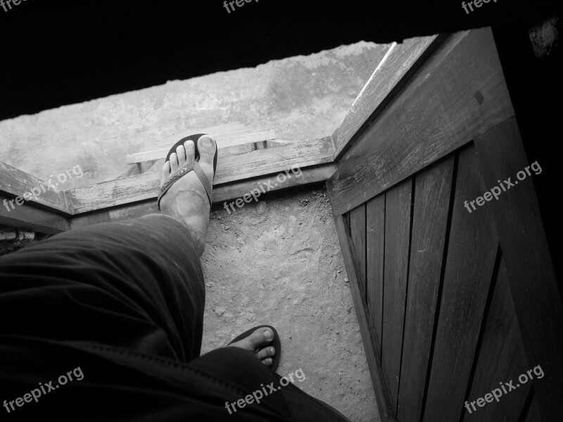 Feet Output Door Free Photos