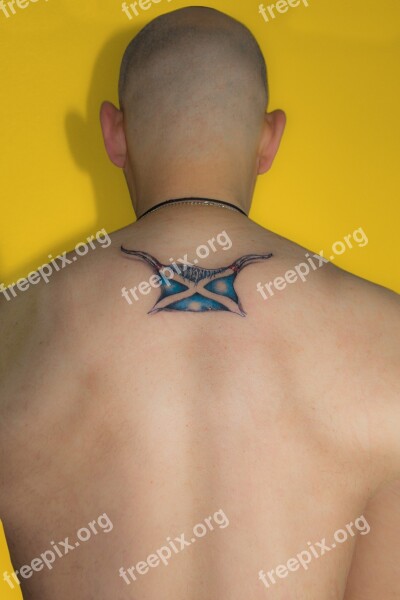 Tattoo Move Naked Bald Head Necklace