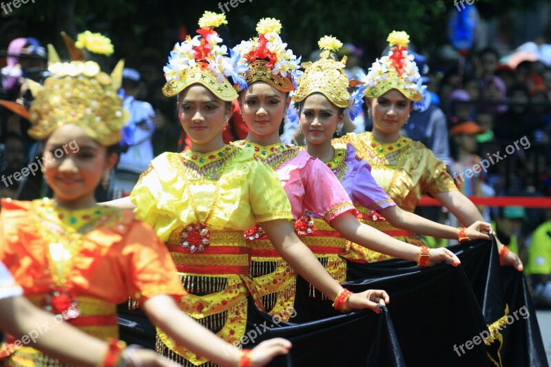 Dance Art Indonesian Girl Dancer