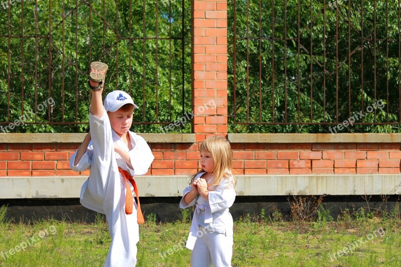 Sports Karate Kyokushin Kids Bracing