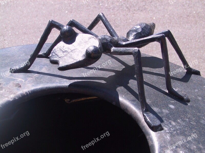 Ant Artwork Crap Bucket Waste Bins Metal