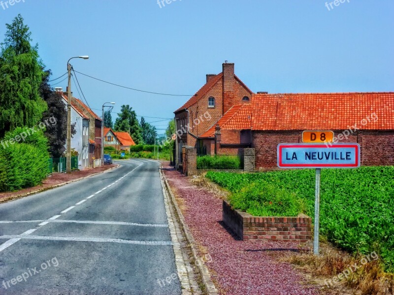 La Neuville France Village Fields Road