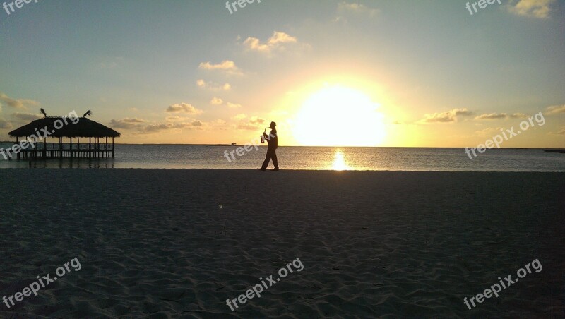 Sunset Beach Saxophonist Abendstimmung Cuba