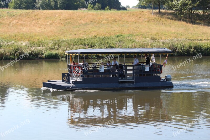 Tour Leeds Castle Lake Water Boat