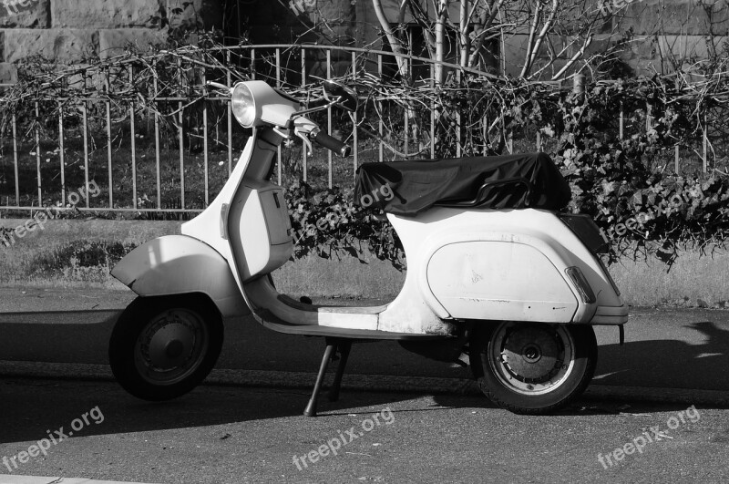 Roller Vespa Wespa Black And White Free Photos