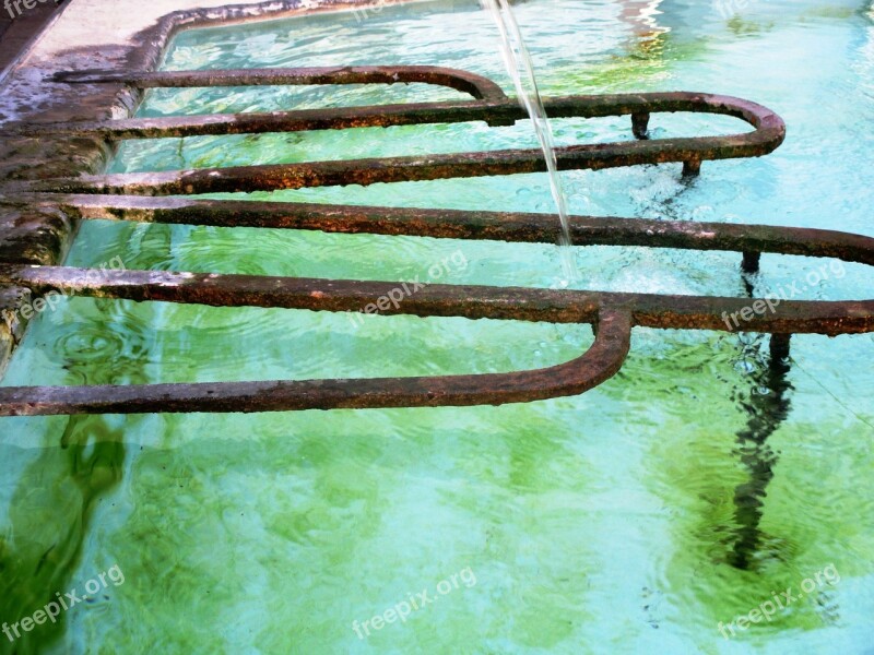 Fountain Water Jet Water Basin Flow Iron Rods