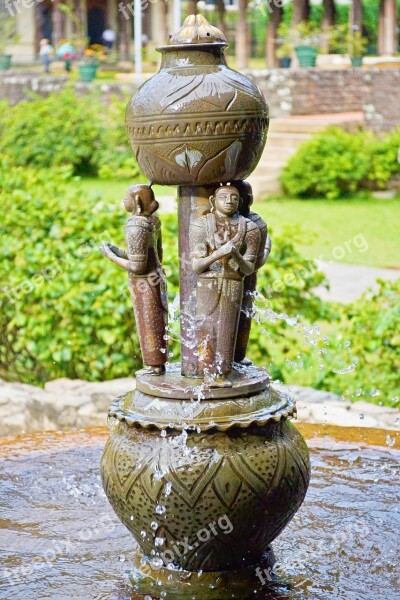 Fountain Palace Sri Lanka Temple Of The Tooth Kandy