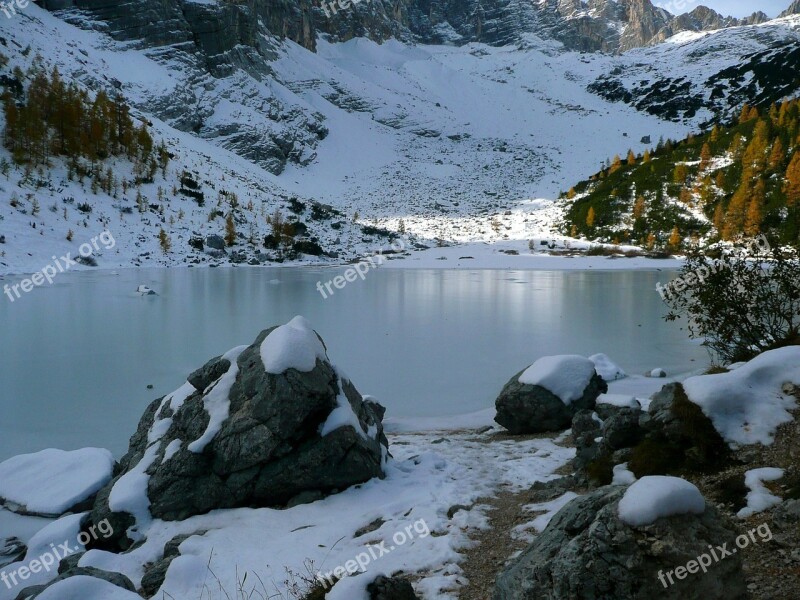 Lake Sorapiss Cortina Belluno Winter