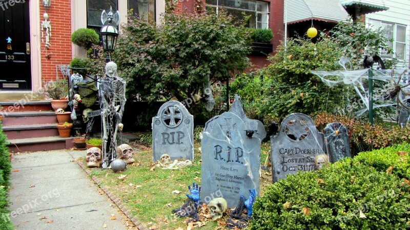 Halloween Creepy Skeletons Graves Cemetery