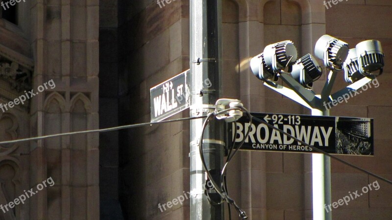 Broadway Road Crossing Wall Street Manhattan Nyc